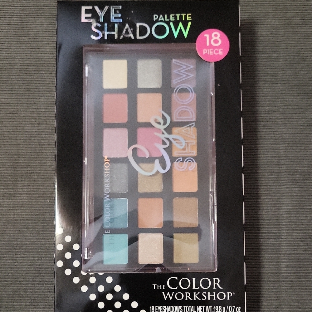 The Color Workshop NWT Eye Shadow Palette - 18 Piece